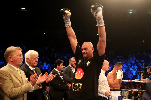 Tyson Fury zvládl návrat do ringu s přehledem.
