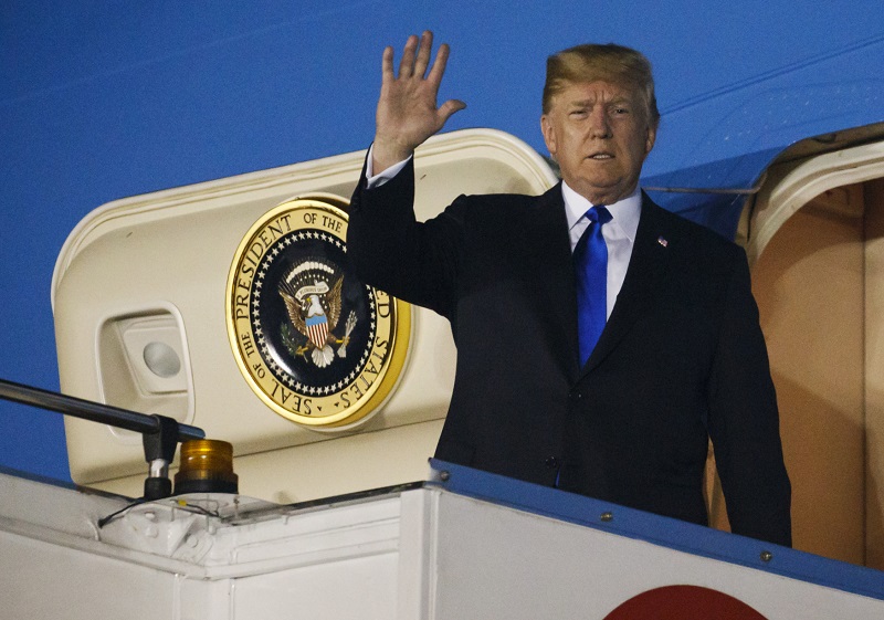 Americký prezident Donald Trump je momentálně v Singapuru, kde se zúčastní jednání se severokorejským vůdcem Kimem.