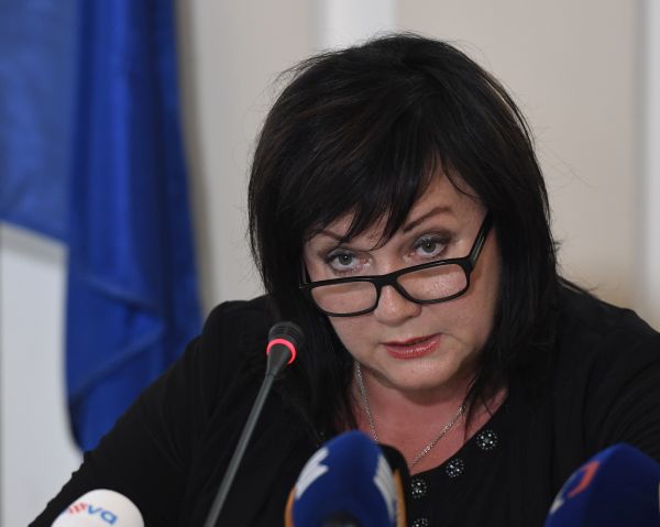 Ministryně financí v demisi Alena Schillerová. Ministryně financí v demisi Alena Schillerová.