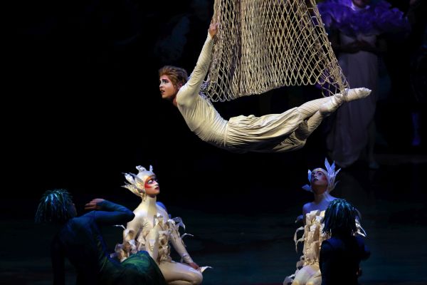 Vystoupení Cirque du soleil. Vystoupení Cirque du soleil.