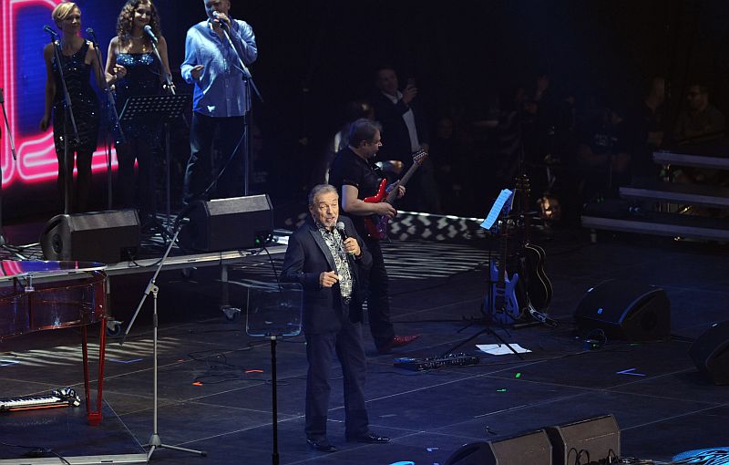 Zpěvák Karel Gott.
