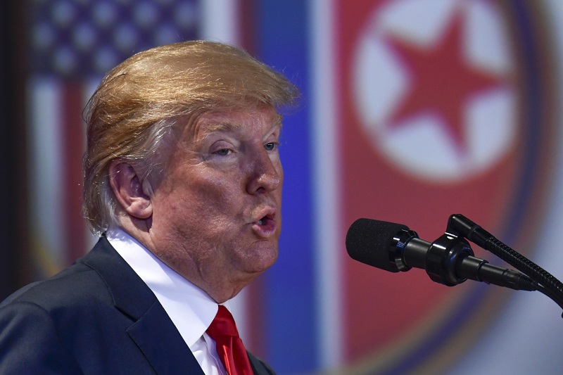 Americký prezident Donald Trump na tiskové konferenci po jednání s Kimem. Americký prezident Donald Trump na tiskové konferenci po jednání s Kimem.