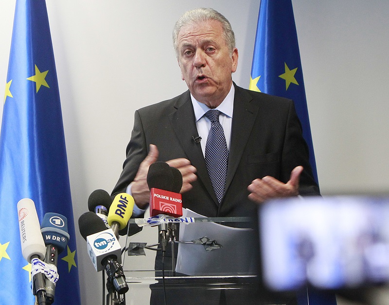 Unijní komisař pro vnitro Dimitris Avramopulos.