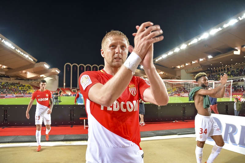 Polský fotbalista Kamil Glik v dresu Monaka. Polský fotbalista Kamil Glik v dresu Monaka.