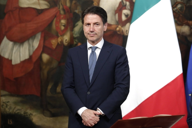 Italský premiér Giuseppe Conte. Italský premiér Giuseppe Conte.