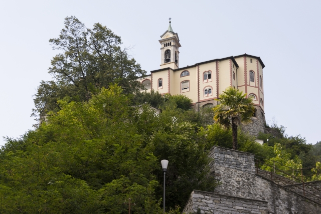 Švýcarský kostel Madonna del Sasso. Švýcarský kostel Madonna del Sasso.