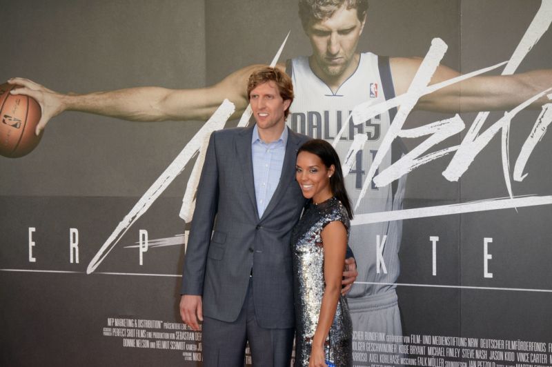 Basketbalista Dirk Nowitzki se svou ženou.