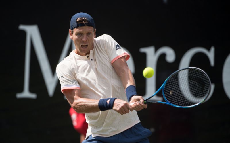 Tomáš Berdych ve Stuttgartu vypadl. Tomáš Berdych ve Stuttgartu vypadl.