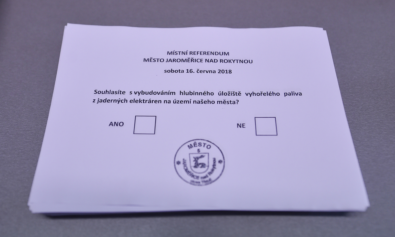 Hlasovací lístek místního referenda.
