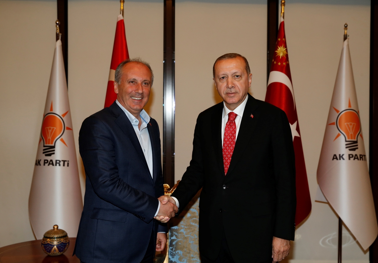 Muharrem Ince (v levo) a Recep Tayyip Erdogan. Muharrem Ince (v levo) a Recep Tayyip Erdogan.