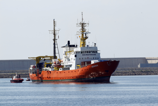 Loď Aquarius francouzské neziskové organizace SOS Méditerranée. Loď Aquarius francouzské neziskové organizace SOS Méditerranée.