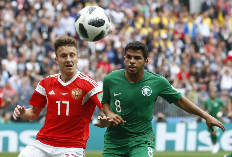 Fotbalisté Saúdské Arábie se při cestě na druhý zápas ve skupině dostali do problémů. Fotbalisté Saúdské Arábie se při cestě na druhý zápas ve skupině dostali do problémů.