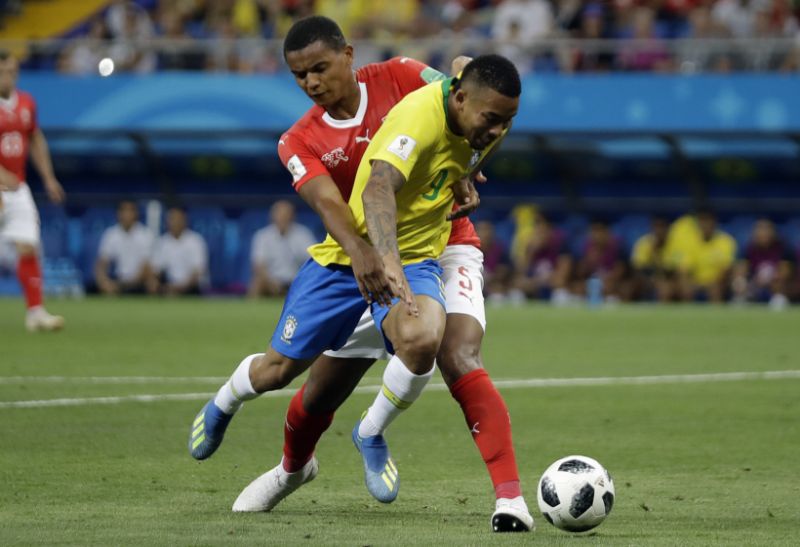 Brazilským fotbalistům se nelíbila některá rozhodnutí sudích.