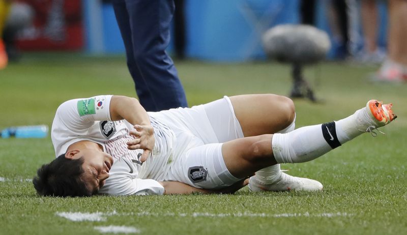 Korejský fotbalista Pak Ču-Ho si kvůli zranění už na MS nezahraje. 