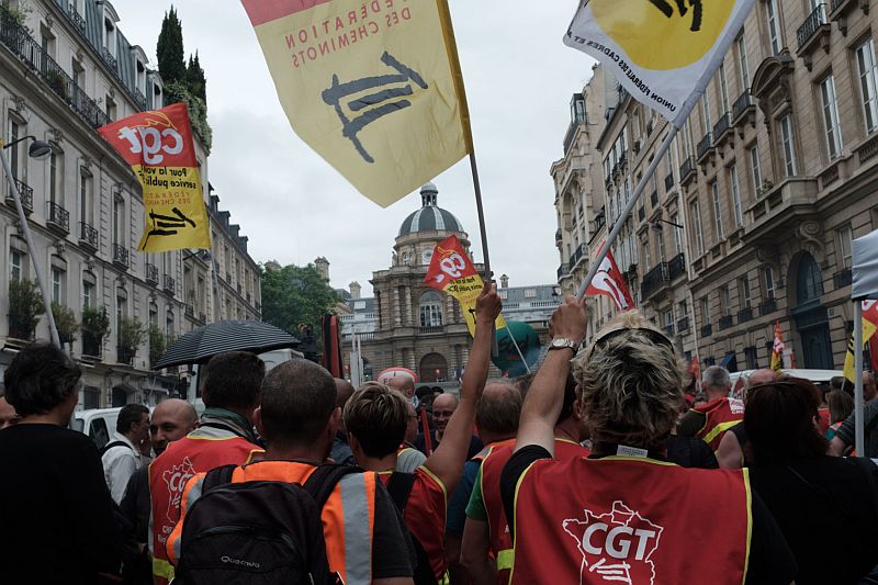 Protest francouzských železničních odborářů v Paříži. Protest francouzských železničních odborářů v Paříži.