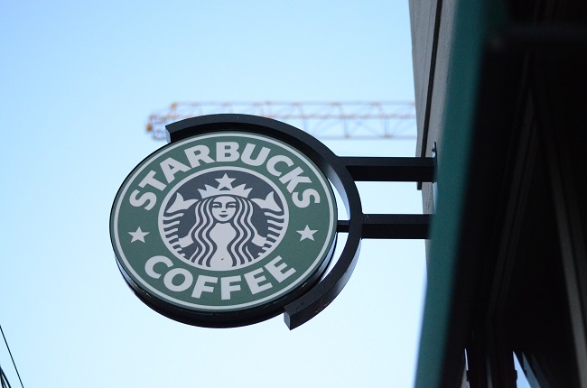 Logo firmy Starbucks.