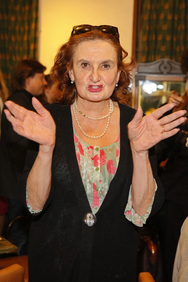Eva Holubová.