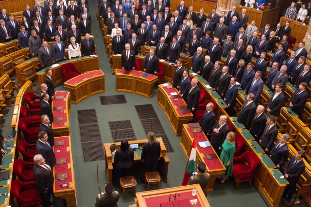 Maďarský parlament. Maďarský parlament.