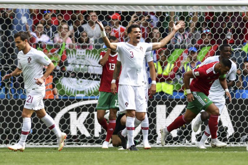 Fotbalista Pepe se stal terčem nadávek a posměchu, když v duelu s Marokem nafilmoval pád (ilustrační foto).