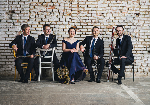 Sympatický soubor Belfiato quintet tvoří hráči našich předních orchestrů. Sympatický soubor Belfiato quintet tvoří hráči našich předních orchestrů.