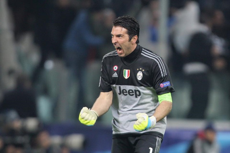 Legendární brankář Gianluigi Buffon by měl do konce týdne uzavřít kontrakt s PSG. Legendární brankář Gianluigi Buffon by měl do konce týdne uzavřít kontrakt s PSG.