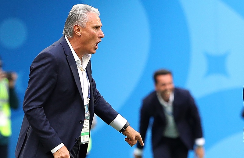 Brazilský trenér Tite během utkání s Kostarikou.