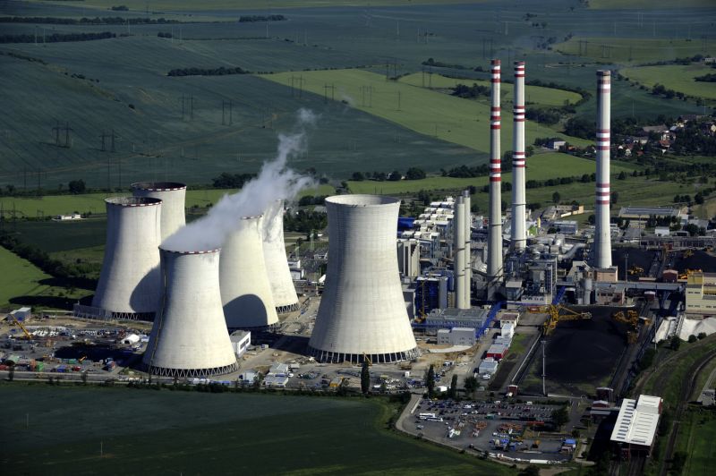 Hnědouhelná elektrárna Počerady.