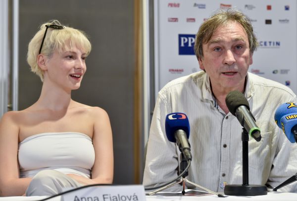 Herci Anna Fialová a Ondřej Pavelka. 