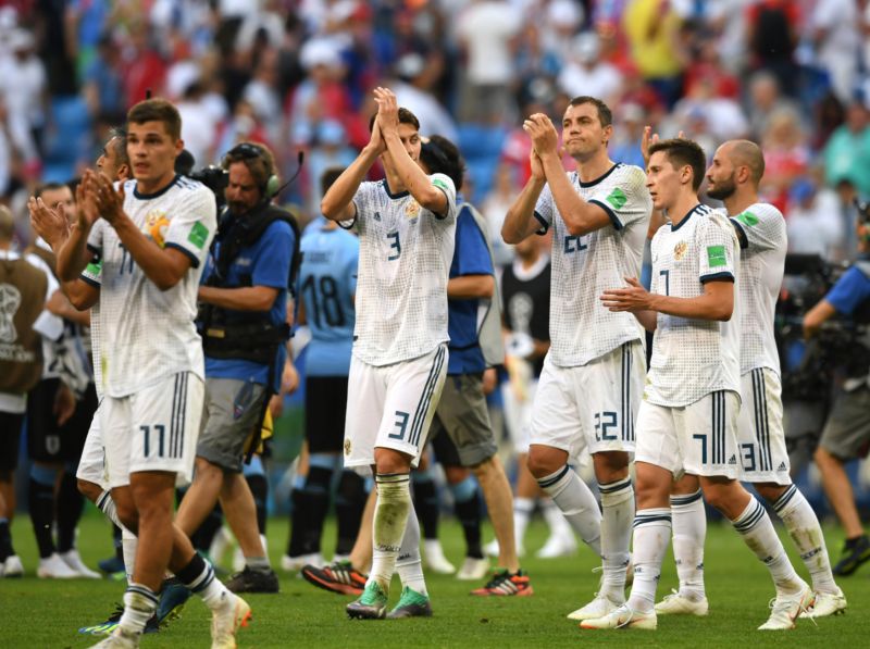 Ruští fotbalisté na Uruguayi nestačili.