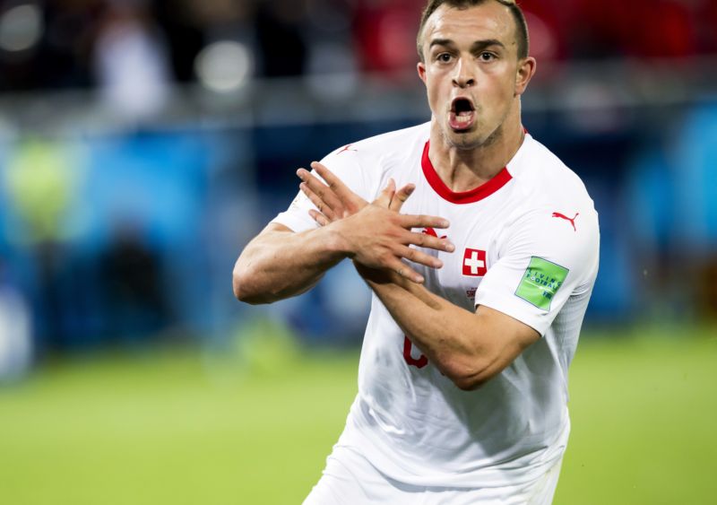Tahle oslava gólu přišla Xherdana Shaqiriho hodně draho.