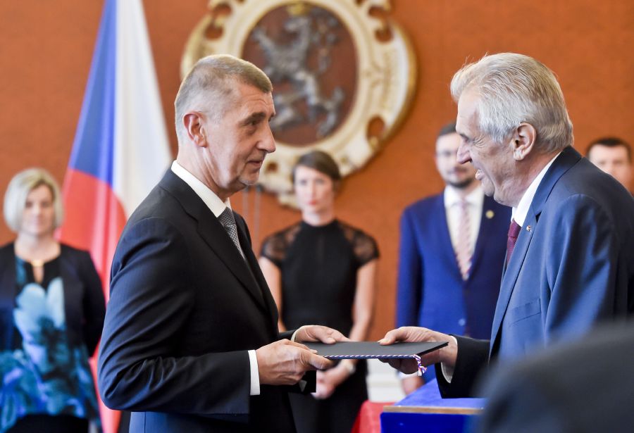 Andrej Babiš a Miloš Zeman (vpravo).