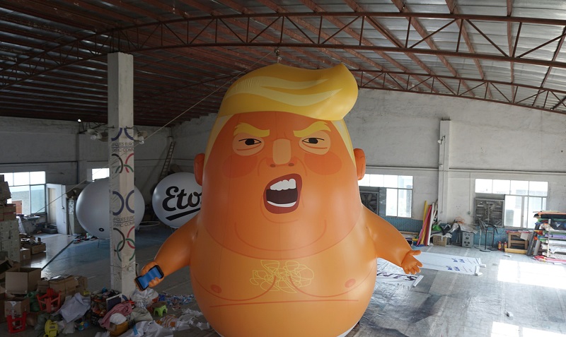 Donald Trump jako mimino. Donald Trump jako mimino.