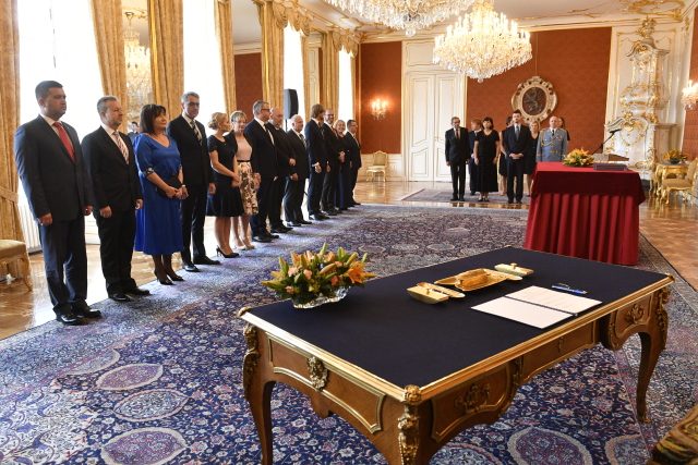 Jmenování nové vlády na Pražském hradě. 