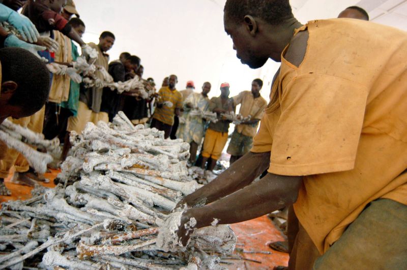 Lidské ostatky z genocidy ve Rwandě.