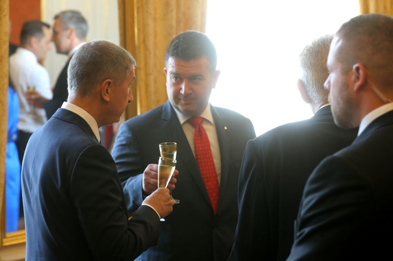 Jan Hamáček a Andrej Babiš na Pražském hradě. Jan Hamáček a Andrej Babiš na Pražském hradě.