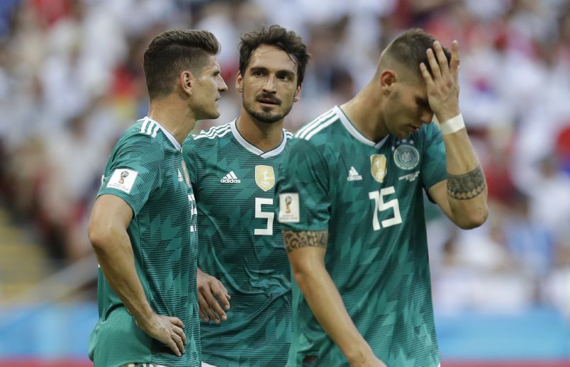Hráči německé reprezentace: zleva Niklas Sule, Mario Gomez, Mats Hummels a Mario Gomez.  
