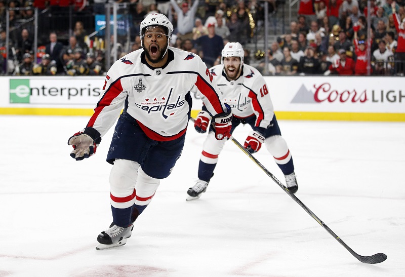 Hokejový útočník Smith-Pelly z Washingtonu ve finále Stanley Cupu. Hokejový útočník Smith-Pelly z Washingtonu ve finále Stanley Cupu.