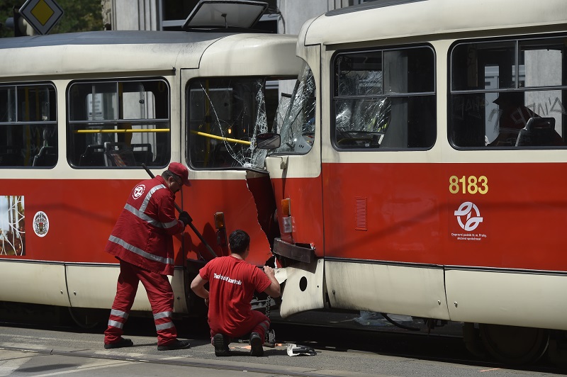 V Praze do sebe narazily dvě tramvaje.