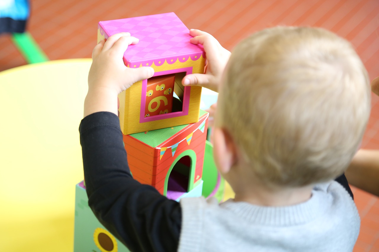Školky nebudou muset přijímat dvouleté děti, rozhodli poslanci Školky nebudou muset přijímat dvouleté děti, rozhodli poslanci