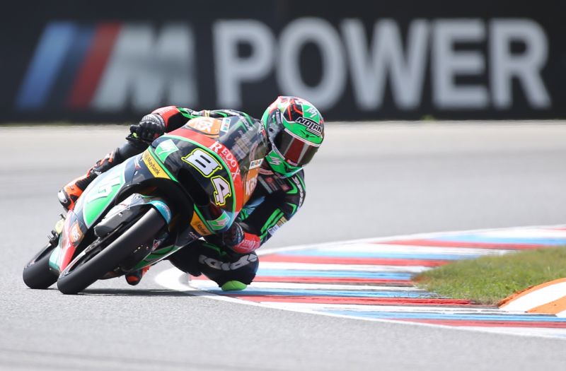 Motocyklový závodník Jakub Kornfeil. 