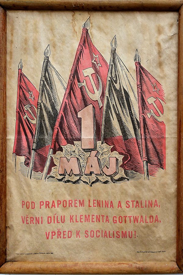 Prvomájový socialistický plakát.