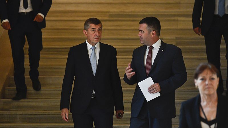 Premiér Andrej Babiš (vlevo) a šéf ČSSD Jan Hamáček.