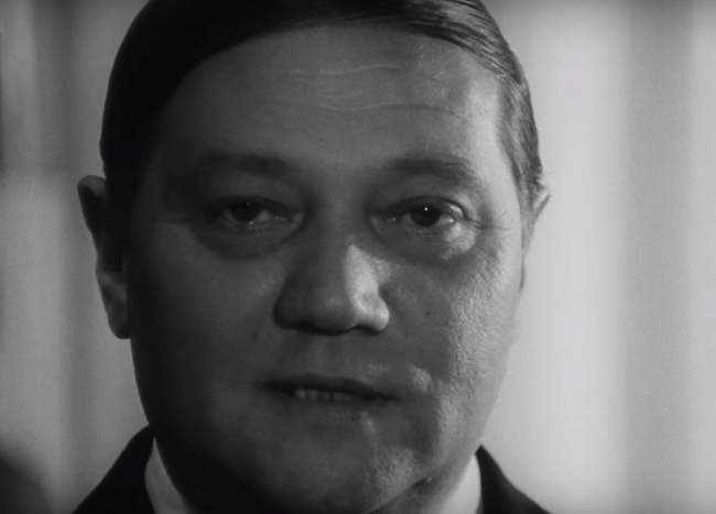 Snímek z filmu Spalovač mrtvol.