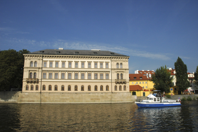 Lichtenštejnský palác na Malé Straně v Praze.