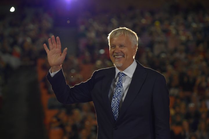Americký herec a režisér Tim Robbins uvedl večer 30. června v letním kině v Karlových Varech při 53. ročníku mezinárodního filmového festivalu slavný snímek Vykoupení z věznice Shawshank, v němž si zahrál jednu z hlavních rolí.
