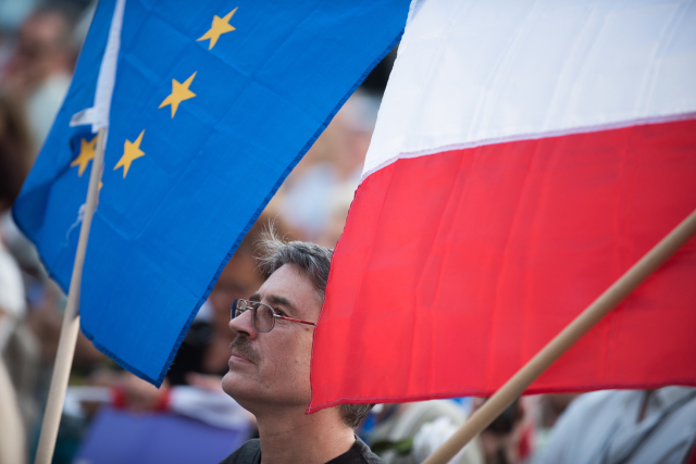 Protest v Krakově proti novému soudnímu zákonu. 