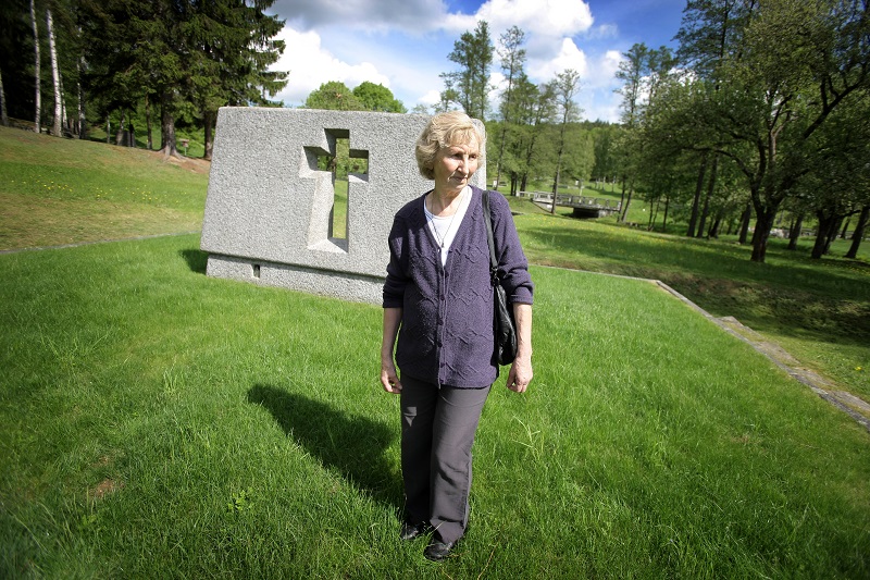 Jarmila Doležalová.