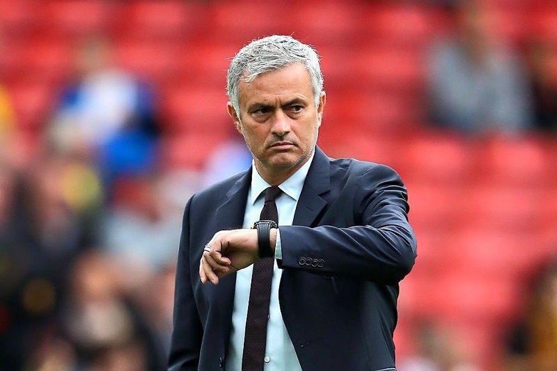 Portugalský kouč Jose Mourinho zkritizoval simulující fotbalisty.