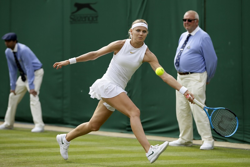 Tenistka Lucie Šafářová ve druhém kole Wimbledonu.