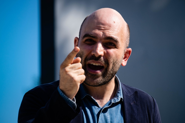 Italský spisovatel Roberto Saviano. Italský spisovatel Roberto Saviano.